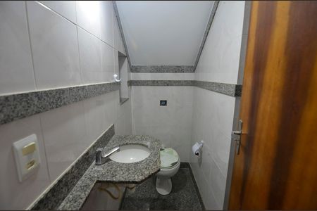 Lavabo de casa para alugar com 2 quartos, 166m² em Grajaú, Rio de Janeiro