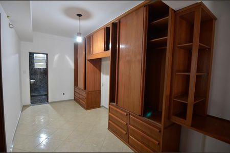Casa para alugar com 166m², 2 quartos e 2 vagas Casa para alugar com 166m², 2 quartos e 2 vagasSuíte 2