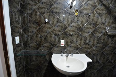 Casa para alugar com 166m², 2 quartos e 2 vagas Casa para alugar com 166m², 2 quartos e 2 vagasBanheiro da Suíte 2