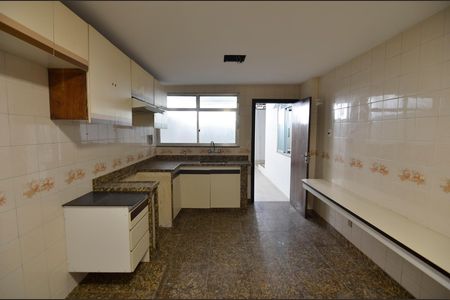 Casa para alugar com 166m², 2 quartos e 2 vagas Casa para alugar com 166m², 2 quartos e 2 vagasCozinha