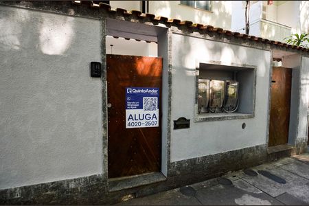 Casa para alugar com 166m², 2 quartos e 2 vagas Casa para alugar com 166m², 2 quartos e 2 vagasFachada
