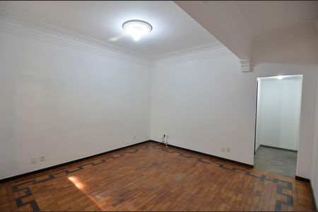 Casa para alugar com 166m², 2 quartos e 2 vagas Casa para alugar com 166m², 2 quartos e 2 vagasSala