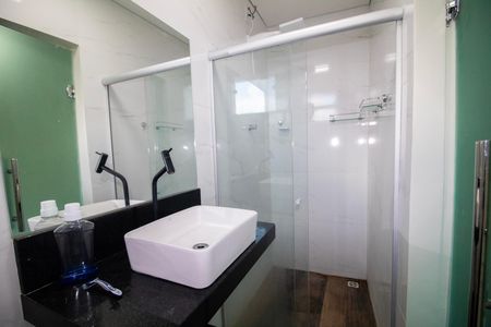 Studio para alugar com 35m², 1 quarto e sem vaga Studio para alugar com 35m², 1 quarto e sem vagaBanheiro da Suite