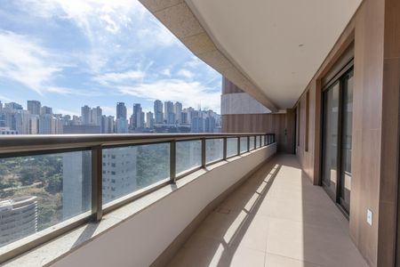 Apartamento à venda com 377m², 4 quartos e 4 vagasVaranda