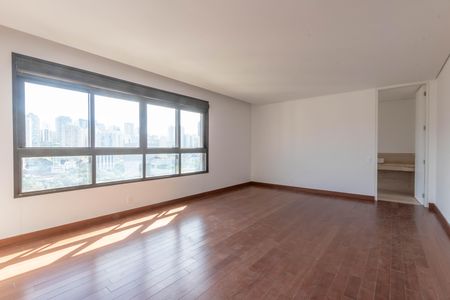 Apartamento à venda com 377m², 4 quartos e 4 vagasSuíte 3