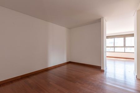 Suíte 3 de apartamento à venda com 4 quartos, 377m² em Vale do Sereno, Nova Lima