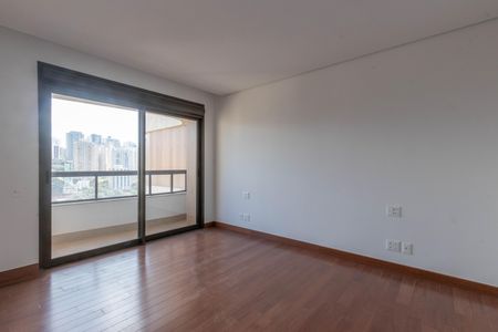 Apartamento à venda com 377m², 4 quartos e 4 vagasSuíte 4