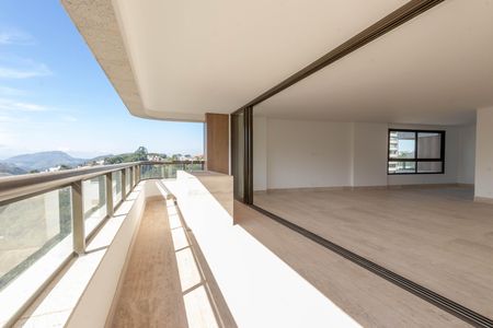 Varanda de apartamento à venda com 4 quartos, 377m² em Vale do Sereno, Nova Lima