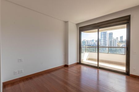 Apartamento à venda com 377m², 4 quartos e 4 vagasSuíte 4