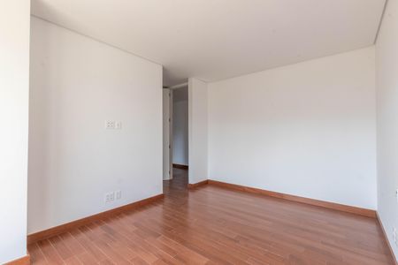 Apartamento à venda com 377m², 4 quartos e 4 vagasSuíte 3