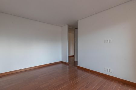 Suíte 3 de apartamento à venda com 4 quartos, 377m² em Vale do Sereno, Nova Lima
