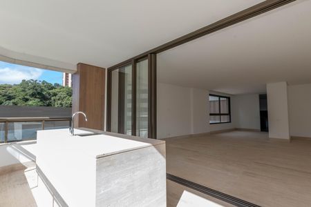 Apartamento à venda com 377m², 4 quartos e 4 vagasVaranda