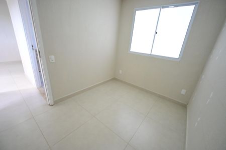 Apartamento à venda com 2 quartos, 42m² em Setor Grajaú, Goiânia