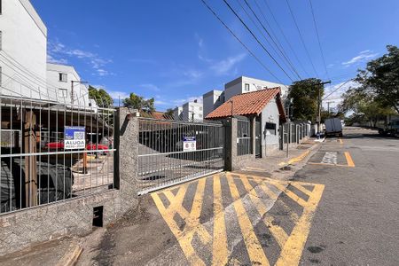 Apartamento para alugar com 60m², 2 quartos e 1 vagaFachada + plaquinha