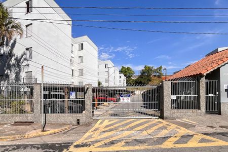 Apartamento para alugar com 60m², 2 quartos e 1 vagaFachada + plaquinha