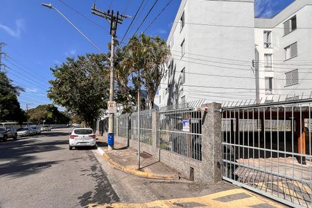 Fachada + plaquinha de apartamento para alugar com 2 quartos, 60m² em São José, São Caetano do Sul