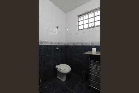Casa à venda com 180m², 3 quartos e 4 vagasBanheiro Social