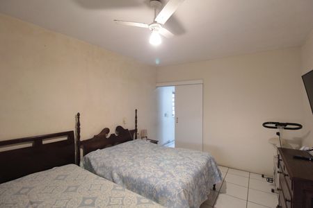 Casa à venda com 180m², 3 quartos e 4 vagasSuite