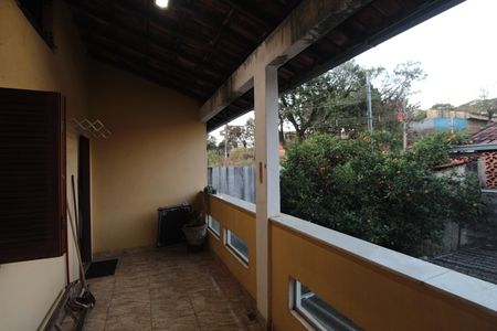 Casa à venda com 180m², 3 quartos e 4 vagasVaranda Traseira