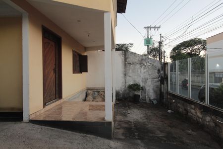 Garagem de casa à venda com 3 quartos, 180m² em Alípio de Melo, Belo Horizonte
