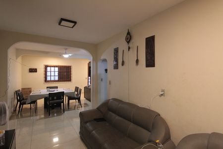 Casa à venda com 180m², 3 quartos e 4 vagasSala de Estar