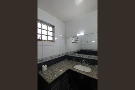 Casa à venda com 180m², 3 quartos e 4 vagasBanheiro Social