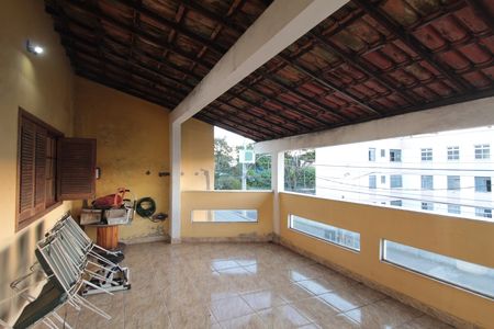 Casa à venda com 180m², 3 quartos e 4 vagasVaranda Frontal
