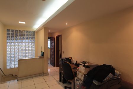 Casa à venda com 180m², 3 quartos e 4 vagasHall dos Quartos