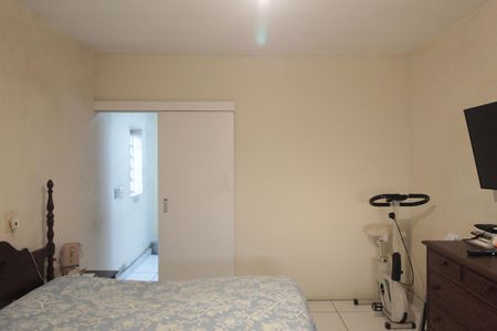 Casa à venda com 180m², 3 quartos e 4 vagasSuite