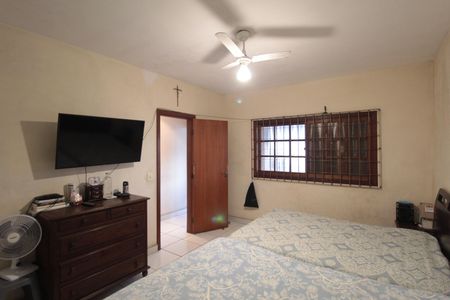 Casa à venda com 180m², 3 quartos e 4 vagasSuite