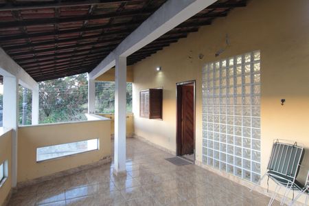 Casa à venda com 180m², 3 quartos e 4 vagasVaranda Frontal