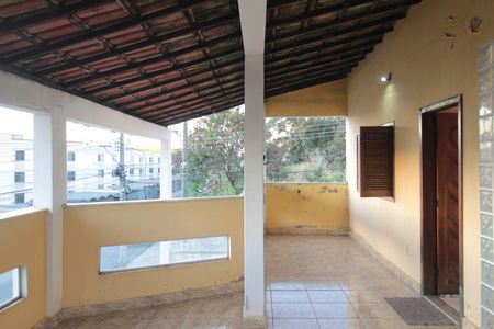 Casa à venda com 180m², 3 quartos e 4 vagasVaranda Frontal