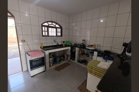 Casa para alugar com 70m², 2 quartos e 7 vagas Casa para alugar com 70m², 2 quartos e 7 vagasCOZINHA