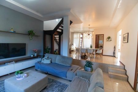 Sala de casa à venda com 5 quartos, 215m² em Itaipu, Niterói