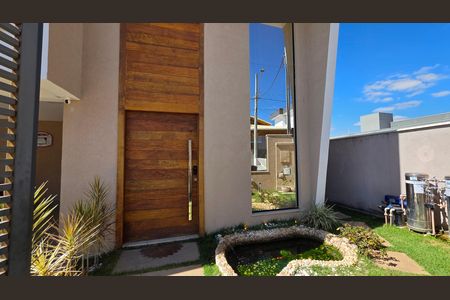 Fachada casa  de casa de condomínio à venda com 3 quartos, 250m² em Residencial Parque dos Buritis, Lagoa Santa