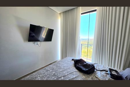 Casa de condomínio à venda com 250m², 3 quartos e 4 vagas Casa de condomínio à venda com 250m², 3 quartos e 4 vagasQuarto 1