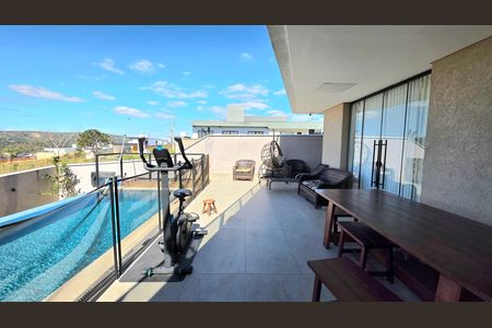 Casa de condomínio à venda com 250m², 3 quartos e 4 vagas Casa de condomínio à venda com 250m², 3 quartos e 4 vagasPiscina