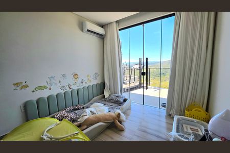 Casa de condomínio à venda com 250m², 3 quartos e 4 vagas Casa de condomínio à venda com 250m², 3 quartos e 4 vagasQuarto 2