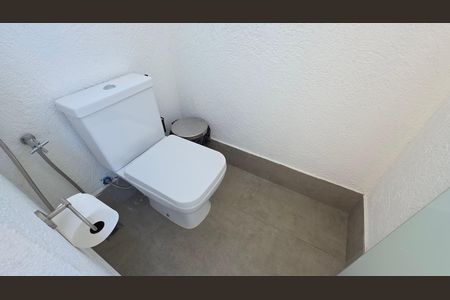 Casa de condomínio à venda com 250m², 3 quartos e 4 vagas Casa de condomínio à venda com 250m², 3 quartos e 4 vagasBanheiro social 3