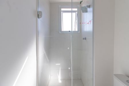 Banheiro da Suíte de apartamento para alugar com 1 quarto, 25m² em Parque Industrial Tomas Edson, São Paulo
