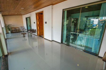 Casa para alugar com 700m², 7 quartos e 8 vagasvaranda