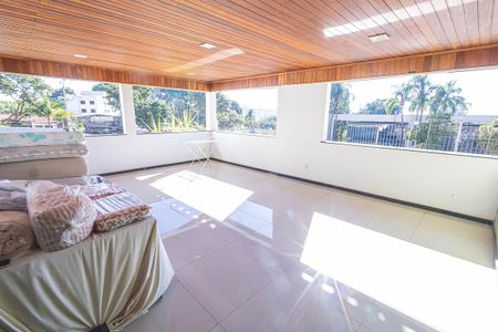 Casa para alugar com 700m², 7 quartos e 8 vagasvaranda