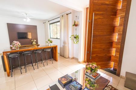 Casa para alugar com 7 quartos, 700m² em São Luiz, Belo Horizonte