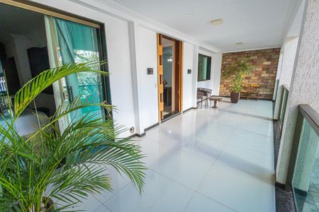 Casa para alugar com 700m², 7 quartos e 8 vagasvaranda
