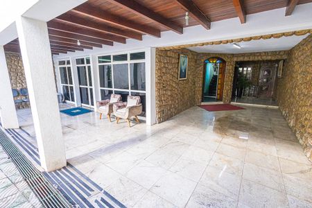 garagem de casa para alugar com 7 quartos, 700m² em São Luiz, Belo Horizonte