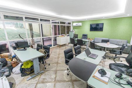 Casa para alugar com 700m², 7 quartos e 8 vagassala