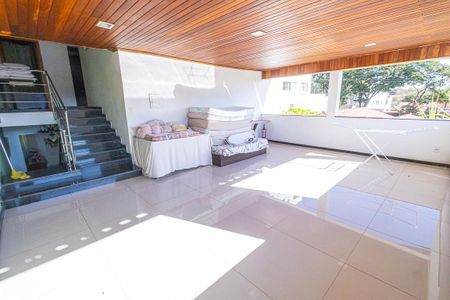 Casa para alugar com 700m², 7 quartos e 8 vagasvaranda
