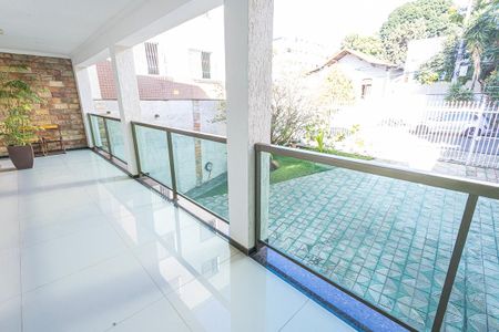 Casa para alugar com 700m², 7 quartos e 8 vagasvaranda