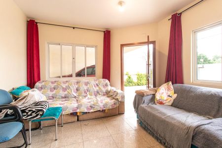 Casa à venda com 223m², 3 quartos e 4 vagas Casa à venda com 223m², 3 quartos e 4 vagasSala