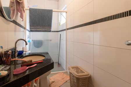 Casa à venda com 223m², 3 quartos e 4 vagas Casa à venda com 223m², 3 quartos e 4 vagasBanheiro da Suíte